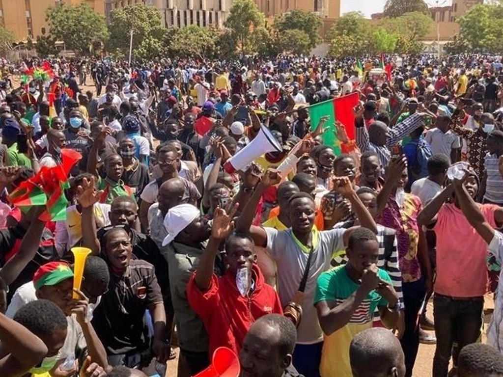 Burkina Faso : Grande mobilisation contre un rapport de l’ONU et pour le retrait du Faso de la CPI