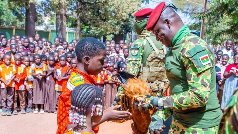 Burkina Faso : Le Capitaine Ibrahim Traoré, un Président fidèle à ses engagements envers l’éducation